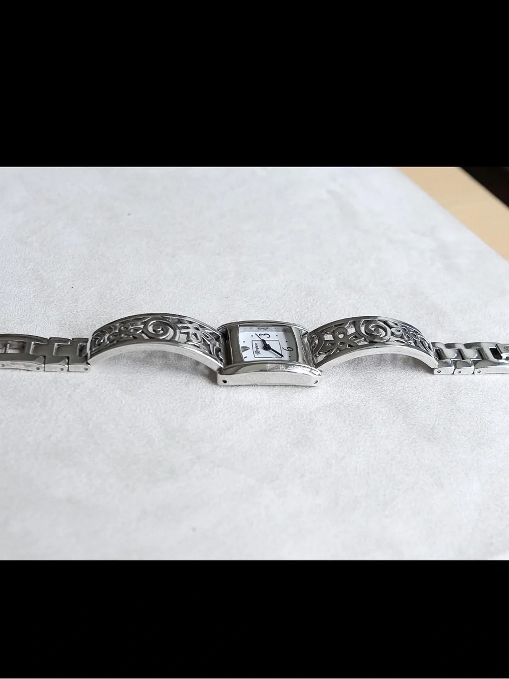 Brighton Amalfi Women Fashion Floral Silver Bracelet Quartz Analog Watch